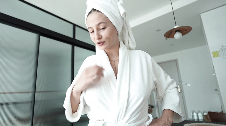 Шпионил за нимфоманкой мачехой и получил доступ к пизде