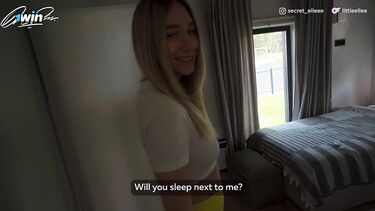 Приютил на ночевку и пригрел на хуе иногороднюю сводную сестру