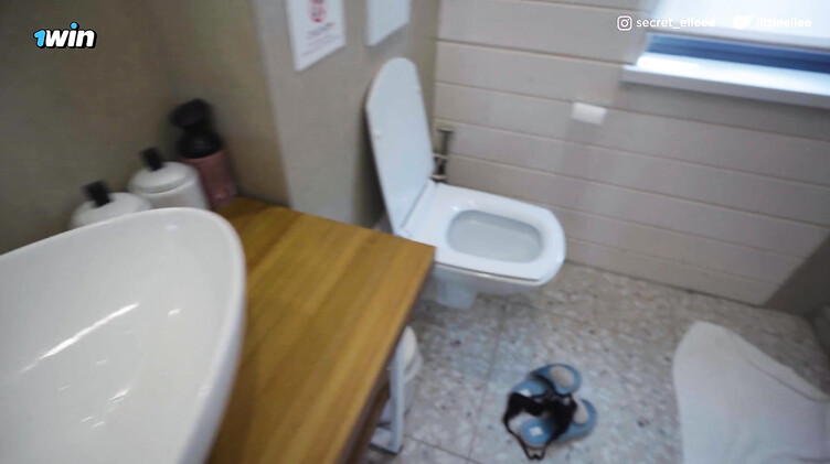 Приютил на ночевку и пригрел на хуе иногороднюю сводную сестру