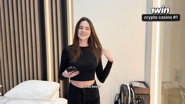 Довольный клиент после секса кончил на красивые сиськи массажистки