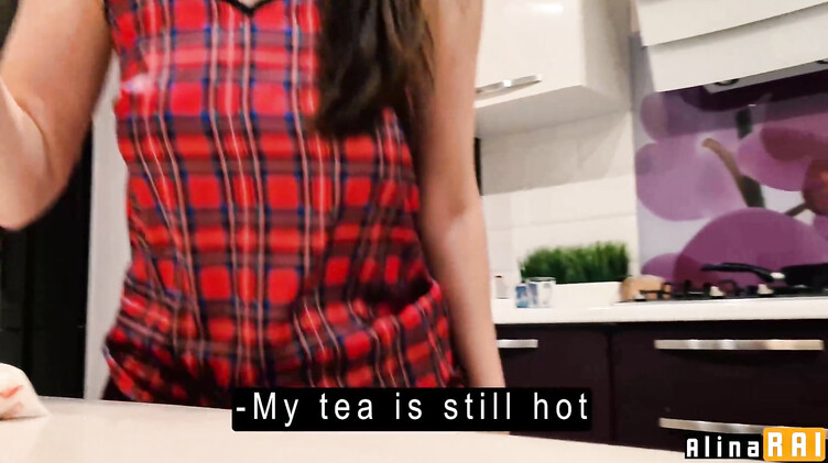 Развела на трах с финалом внутрь сантехника из ЖЕКа