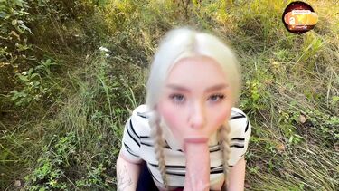 Трахнул блонду в машине и в кустах перед шашлыком