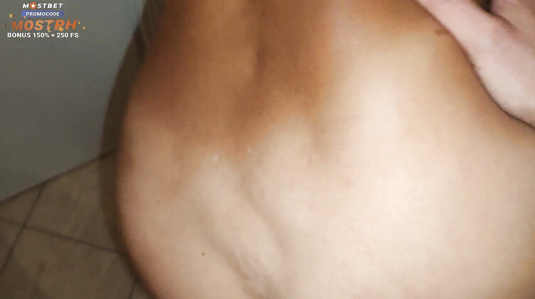 Пасынок ебет русскую мачеху Алину на работающей стиралке