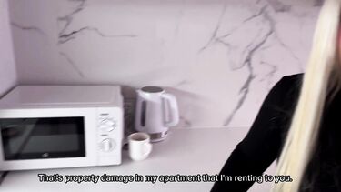 Выебал и накормил кончой хозяйку квартиры за долги