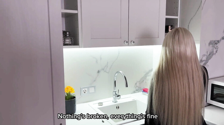 Полные: Выебал и накормил кончой хозяйку квартиры за долги