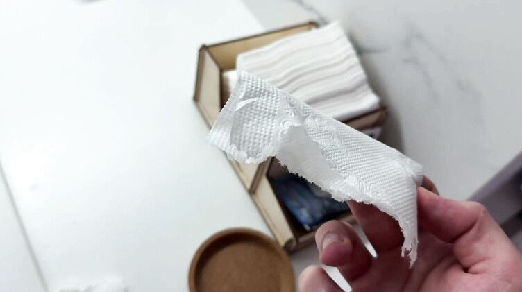 Выебал и накормил кончой хозяйку квартиры за долги