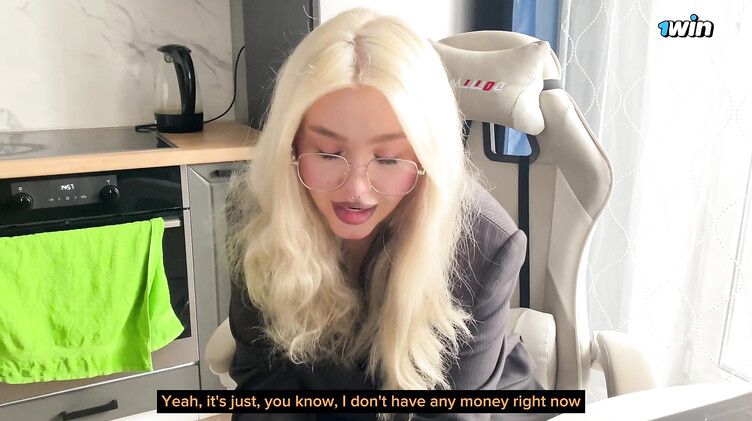 Русская сочная репетиторша трахается с 11-классником у нее дома