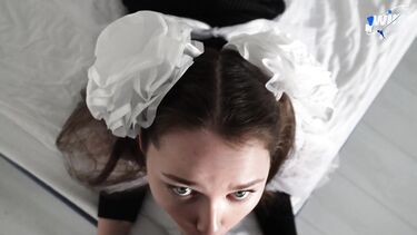 Школьница Валерия Сладких после выпускного скачет на хую одноклассника