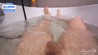 Сводная сестра залезла к брату в ванну и соблазнила на секс