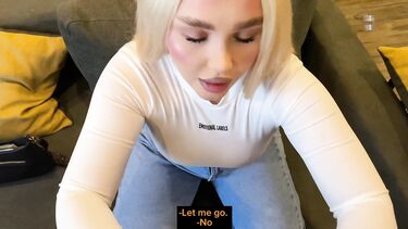 Ревнивая пышечка отсосала и трахнулась со сводным братом