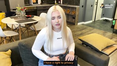 Ревнивая пышечка отсосала и трахнулась со сводным братом