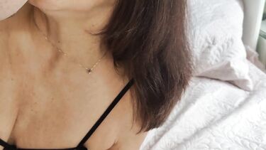 Отлизал мохнатку мачехе и отодрал во все дыры