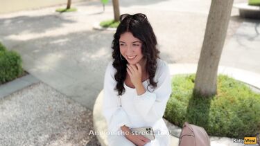 Русский пикапер дарит новый iPhone незнакомке за прогулку с кончой на лице