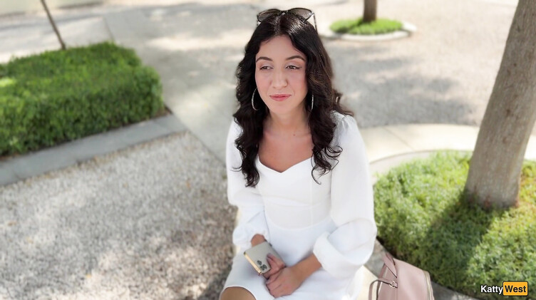 Русский пикапер дарит новый iPhone незнакомке за прогулку с кончой на лице