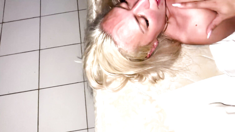 Русская туристка сняла негра для ебли в Занзибаре