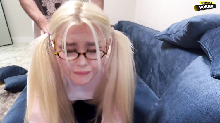 Студентка сочно сосет и ебется со старостой группы