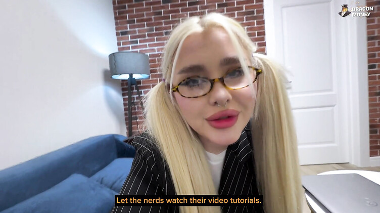 Студентка сочно сосет и ебется со старостой группы