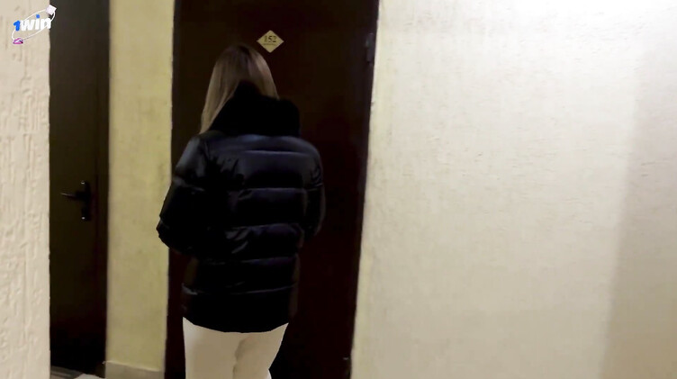 Тетя Алина много раз кончает на члене одноклассника сына