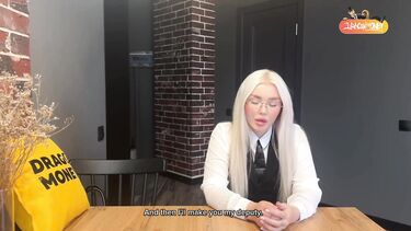 Парень спас от увольнения маму девушки и она отблагодарила сексом на кровати