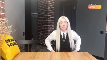 Blondessa: Парень спас от увольнения маму девушки и она отблагодарила сексом на кровати