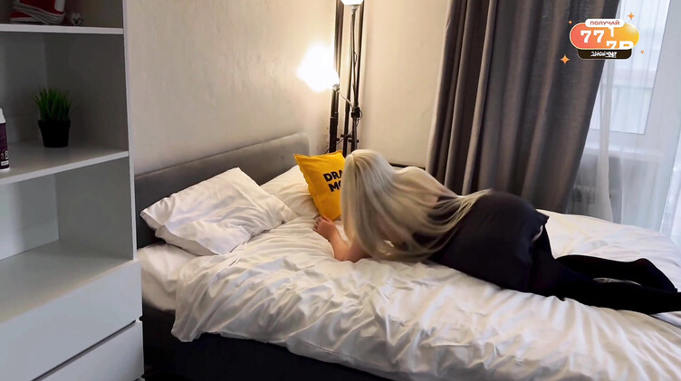 Массажист самоучка возбудил и трахнул жопастую мамину подругу