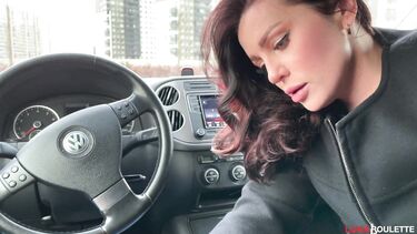 Глотнула сперму после отсоса в тачке