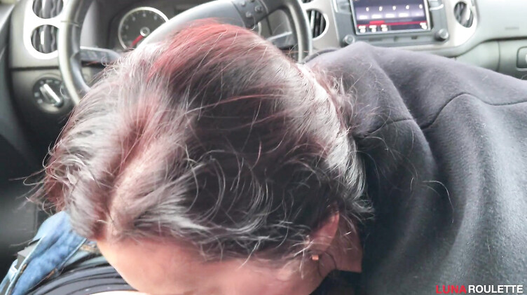 Глотнула сперму после отсоса в тачке