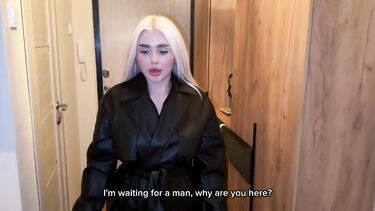 Мама девушки: Сексуальная мама девушки приехала по вызову в качестве проститутки