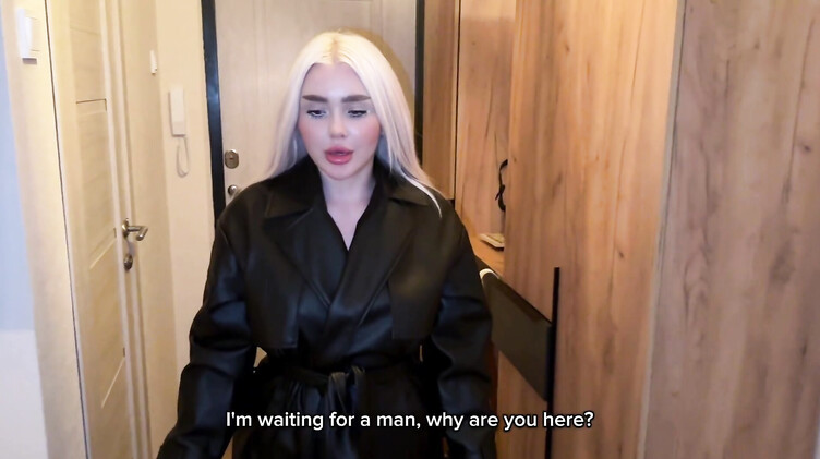 Сексуальная мама девушки приехала по вызову в качестве проститутки