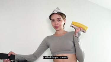 В джинсах: Парень порвал джинсы на жопе русской студентки и трахнул ее за деньги