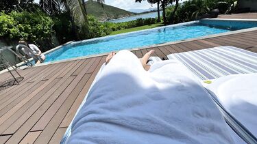 Парень изменил девушке с ее красивой подругой в отпуске