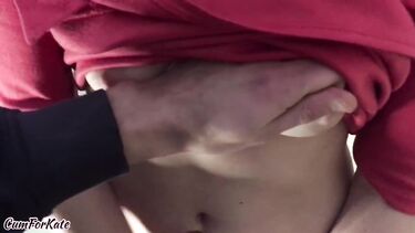 Присунул хуй в киску сводной сестры на лестничной клетке подъезда