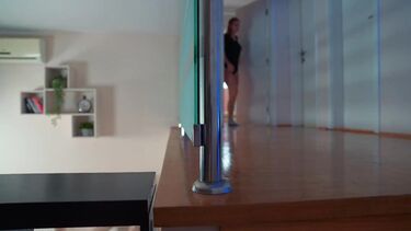 Семейная традиция с отцом трахать телку в два ствола