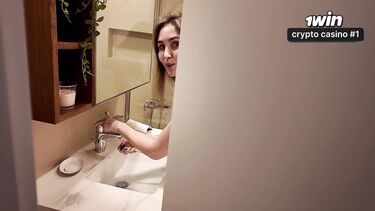 Пасынок съел виагру и просит мачеху помочь со стояком