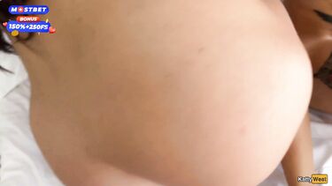 Грубые ремонтники трахают толпой худую русскую домохозяйку Katty West