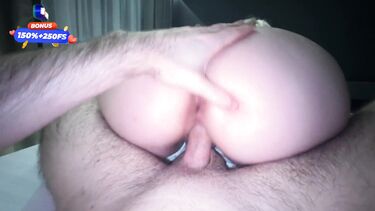 Русская школьница в короткой юбке крупным планом ебется с бойфрендом