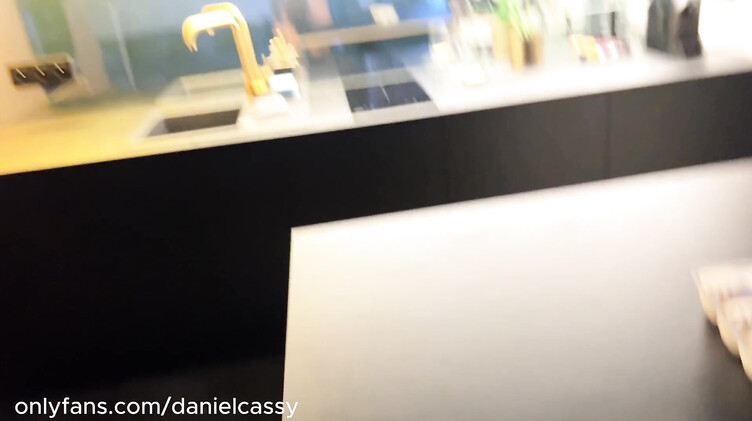 Отвлек от тик-тока рыжую и повертел на крепком стояке