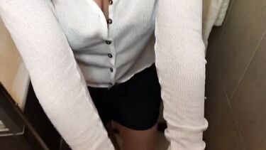 Отсос с проглотом спермы от сводной сестры в медицинских перчатках