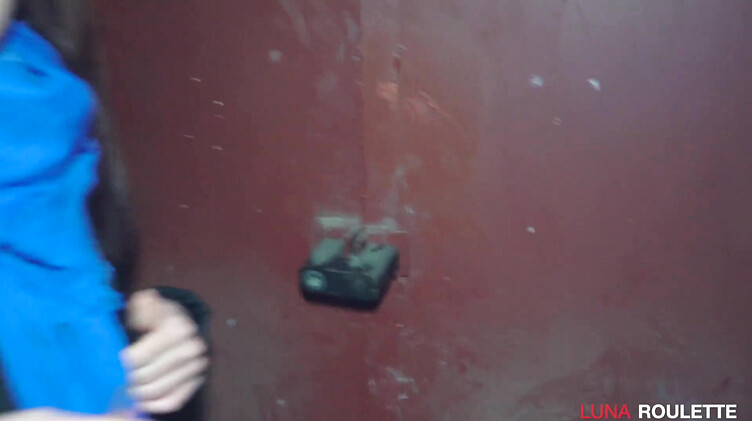 В гараже: Минет благодарности с проглотом спермы в гараже