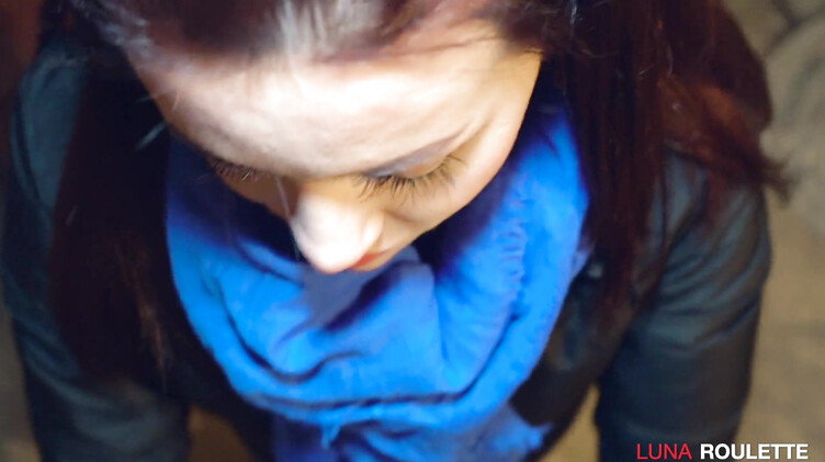 Минет благодарности с проглотом спермы в гараже