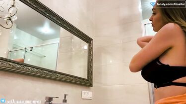 Пасынок случайно выпил виагру отца и выебал мачеху