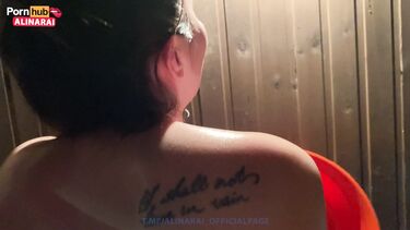 Жопастая русская милфа трахается в бане с пасынком после рыбалки на озере