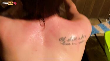 Жопастая русская милфа трахается в бане с пасынком после рыбалки на озере