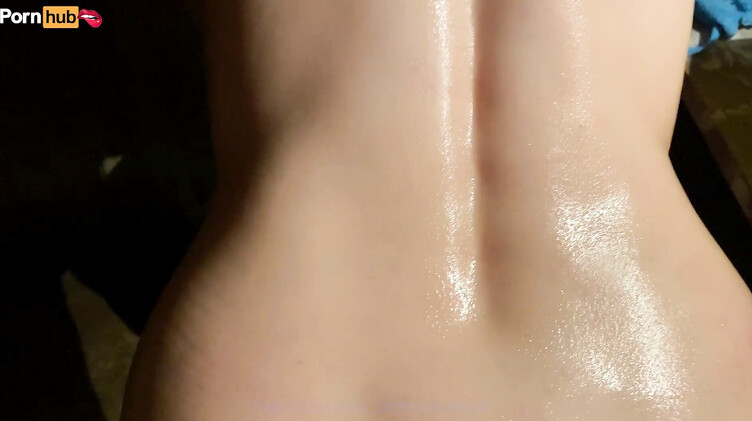 Жопастая русская милфа трахается в бане с пасынком после рыбалки на озере