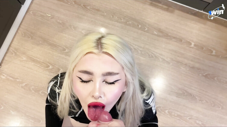 Порно подборка камшотов на лицо и в рот русской красотки Blondessa