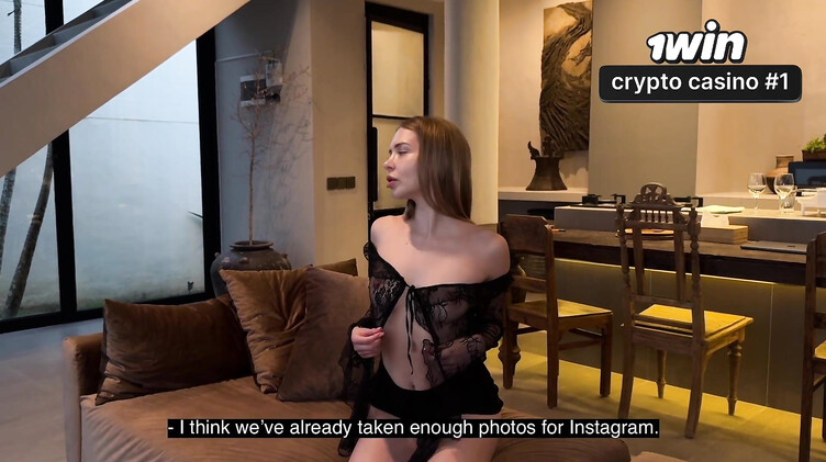 Фотограф достает хуем до гланд и чпокает замужнюю клиентку