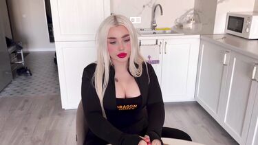 Отличник ебет маму друга за помощь на экзамене