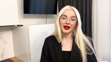 Сделка купли-продажи за минет и трах с риэлторшей