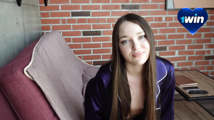 Сексуальная русская студентка расплатилась сексом за аренду квартиры