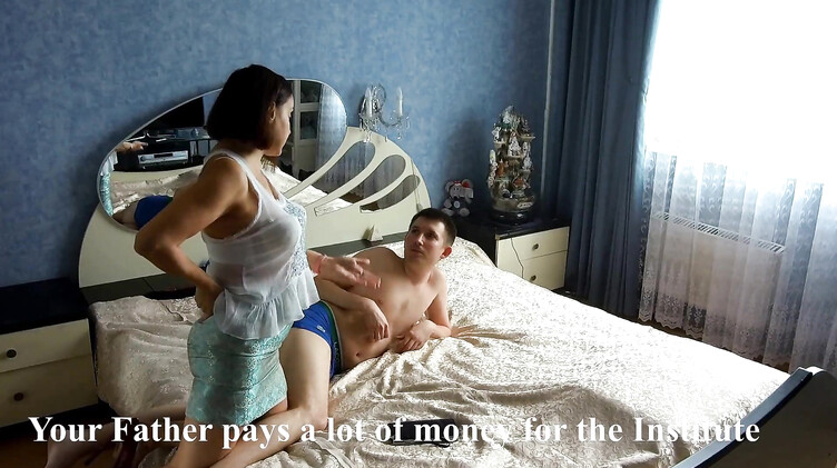 Племянник студент трахает свою русскую тетю Алину в попку, пока дядя на работе